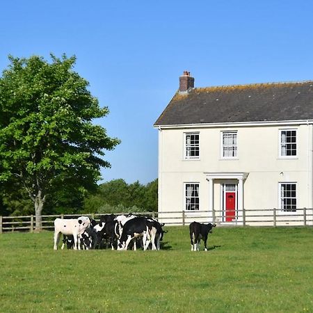 Glascoed Farmhouse カーマーゼン エクステリア 写真